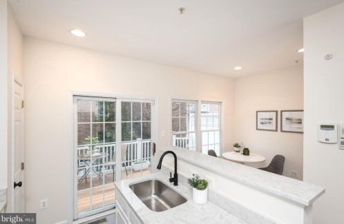 8527 2 Ave, Silver Spring MD 20910-2151 exterior