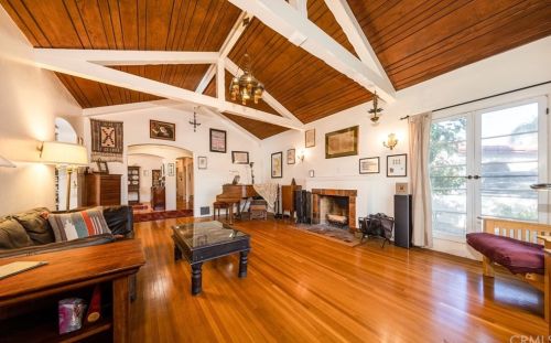 3708 Beechwood Pl, Riverside CA  92506-1212 exterior