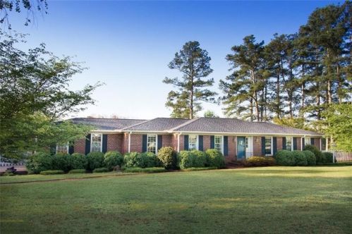 201 Robin Dr, Anderson, SC 29621-1434