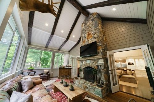 1574 Cave Rd, Atlanta GA  30327-3120 exterior