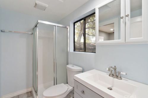 3300 Montrose Ave, Glendale CA 91214-3341 exterior