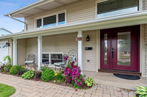 1159 Leicester Rd, Elk Grove Vlg, IL 60007-3444