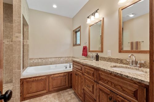 2200 Hadley St, Saint Paul MN  55119-5386 exterior