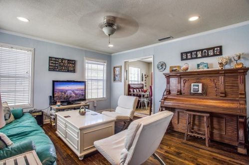 3213 Forest Park Blvd, Fort Worth TX  76110-3615 exterior