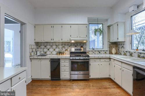 246 College St, Carlisle PA  17013-3754 exterior