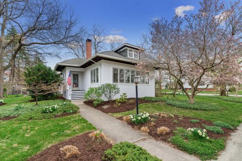 345 8th Ave, Burr Ridge, IL 60525