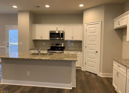 1801 River Shoals Dr, Conyers GA  30012-6633 exterior