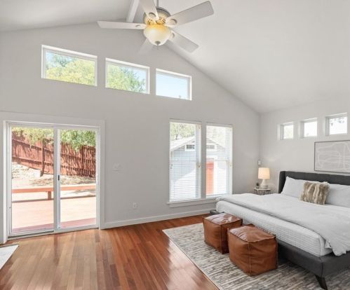 2412 10th St, Austin TX  78702-3506 exterior