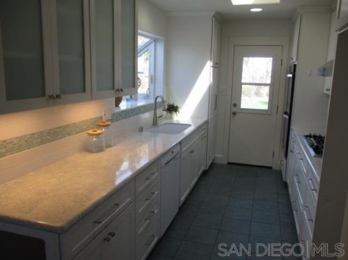 3805 Mount Ainsworth Ave, San Diego, CA 92111-3216
