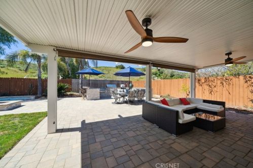857 Crosby Ave, Simi Valley CA  93065-5012 exterior