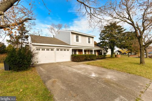 38 Arbor Meadow Dr, Erial, NJ 08081-1754