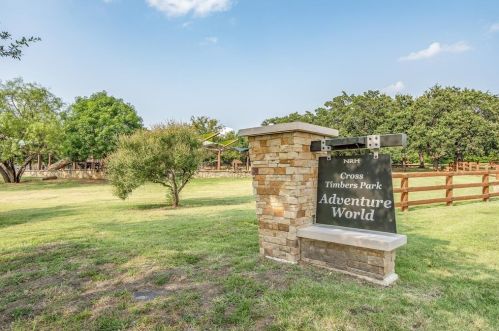 7025 Lincoln Dr, Fort Worth TX  76182-7663 exterior