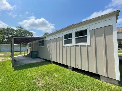 817 Valderas St, Angleton TX  77515-4539 exterior