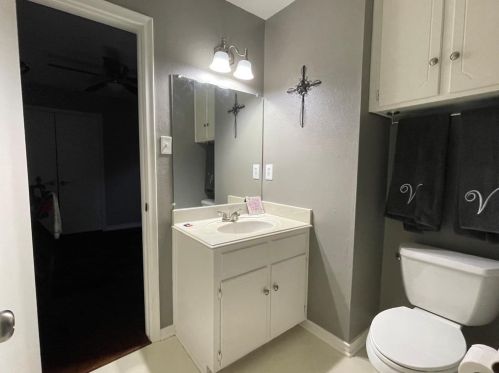 717 Kingsbridge Dr, Garland TX 75040-3515 exterior