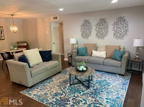 1702 Cumberland Ct, Smyrna GA  30080-8660 exterior