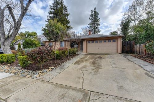 2428 Moraine Cir, Rancho Cordova, CA 95670-2023