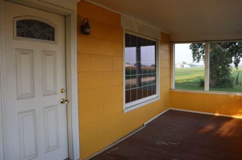 8187 4250s Rd, Saint Anne, IL 60964-4069