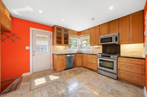 8830 Elmore St, Niles IL 60714-2413 exterior