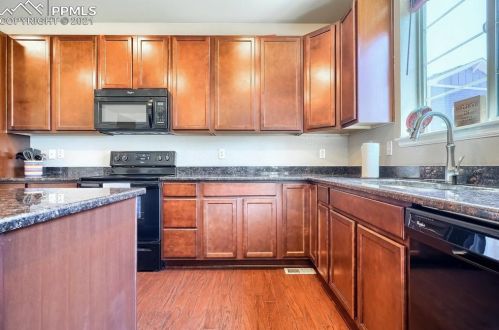 26840 Roxbury Pl, Denver CO  80016-7527 exterior