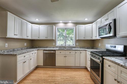 126 Cedar St, Carlisle PA  17013-2201 exterior