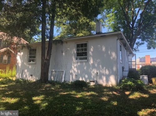 9002 Kimes St, Silver Spring MD 20901-3727 exterior