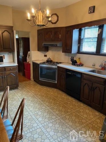 39 Sunset Ave, Old Bridge, NJ 08857-1230