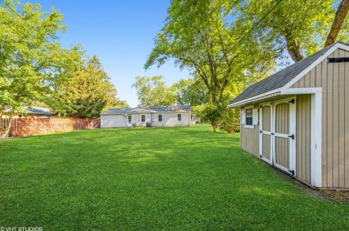 3013 Coral Dr, Hobart IN  46342-3521 exterior