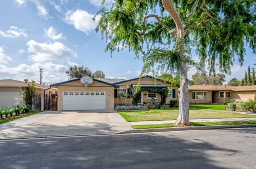 180 Orangewood Ln, Tustin, CA 92780-3216