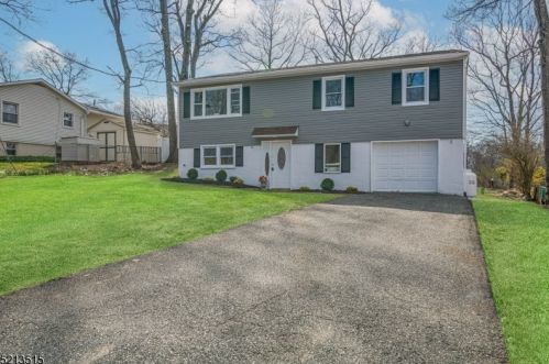 30 Lincoln Trl, Hopatcong NJ  07843-1548 exterior