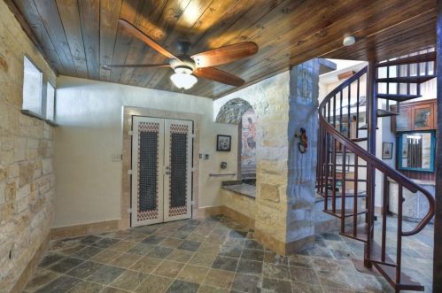 614 Pine Gully Rd, Taylor Lake Village TX  77586-1827 exterior