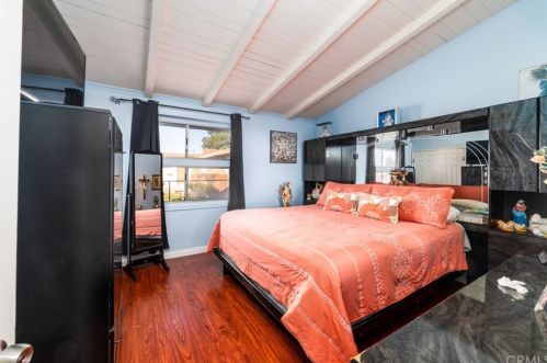 1325 Sandalwood Ave, Anaheim CA  92805-1642 exterior