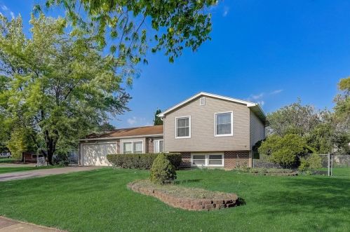 134 Lexington Dr, Lemont, IL 60440-2345