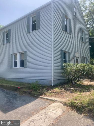 620 Auburn Ave, Auburn, NJ 08085-1675