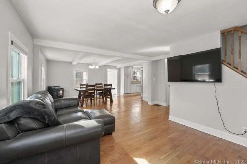 35 Philo Curtis Rd, Sandy Hook CT  06482-1220 exterior