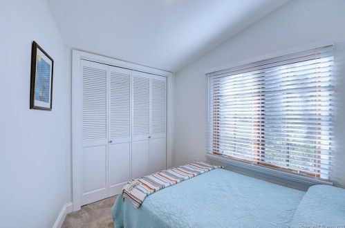 12 Brook Trl, East Hampton, CT 06424-2004
