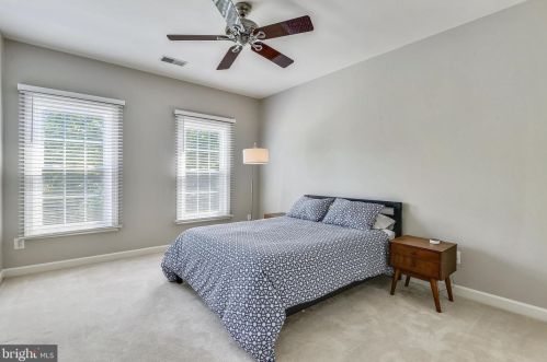 7742 Royal Sydney Dr, Gainesville VA  20155-2867 exterior