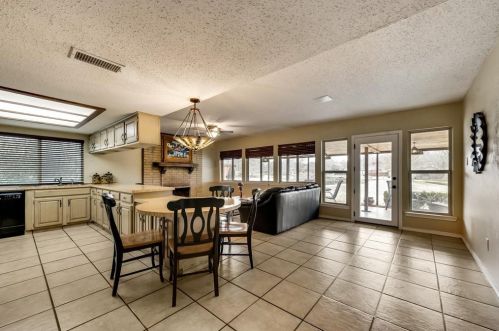 6301 Galaxie Rd, Garland TX 75044-8117 exterior