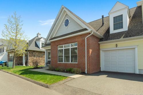 23 Lucius Ct, Milford, CT 06461-3093