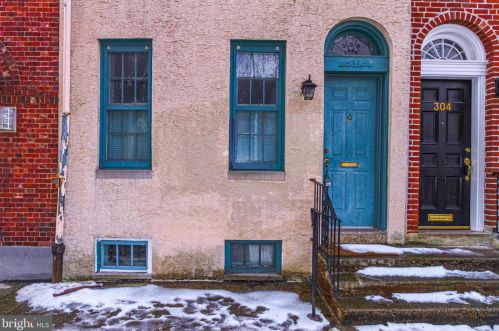 306 Juniper St, Philadelphia, PA 19107-5818