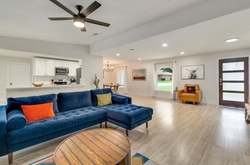 3813 Kelvin Ave, Fort Worth TX  76133-2947 exterior