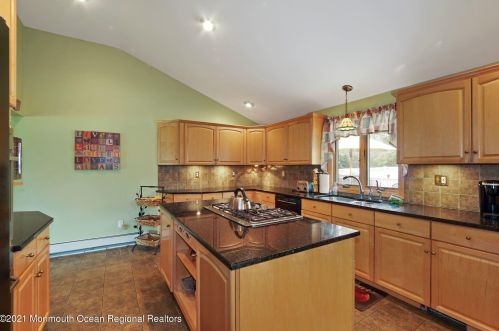 278 Edgebrook Rd, Trenton NJ 08691-3732 exterior