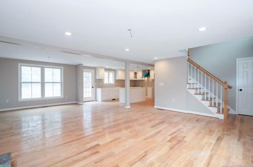 43 Hillside Dr, Ellington CT  06029-2417 exterior