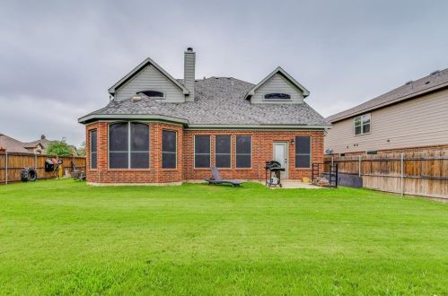 5329 Molasses Dr, Fort Worth TX  76179-8166 exterior