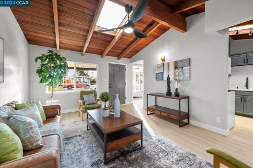 2248 Huron Dr, Concord CA  94519-2033 exterior