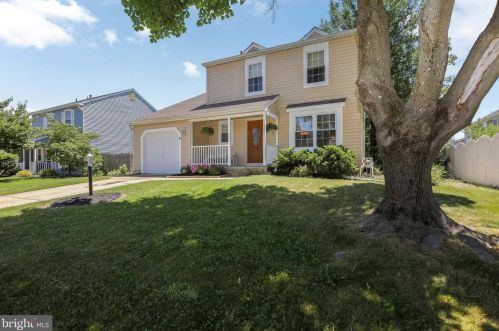 4 Maple Hollow Ln, Erial, NJ 08081-3911