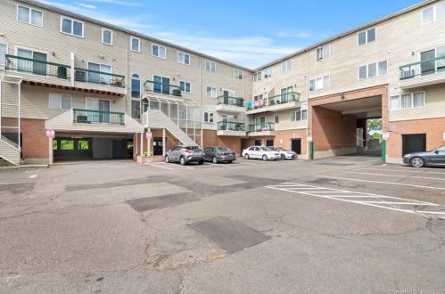 219 Broad St, Meriden CT  06450-6501 exterior