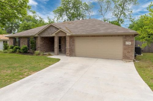 6766 Mike Dr, Fort Worth TX  76180-8522 exterior