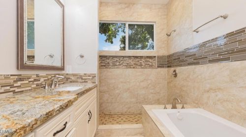 8301 Mount Vernon St, Lemon Grove, CA 91945-3324