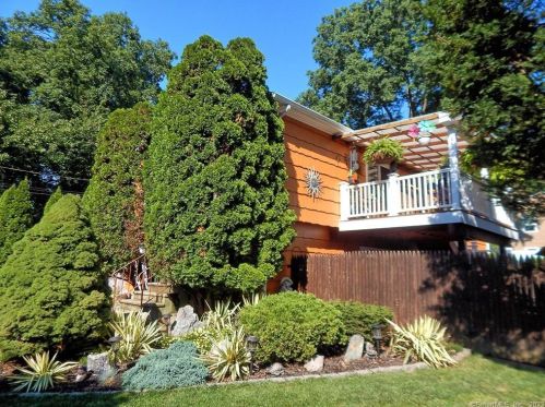 23 Whitney Ave, Milford, CT 06460-5317