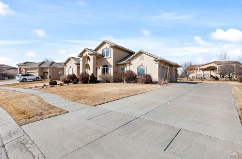 4215 St Andrews Dr, Pueblo, CO 81001-1169